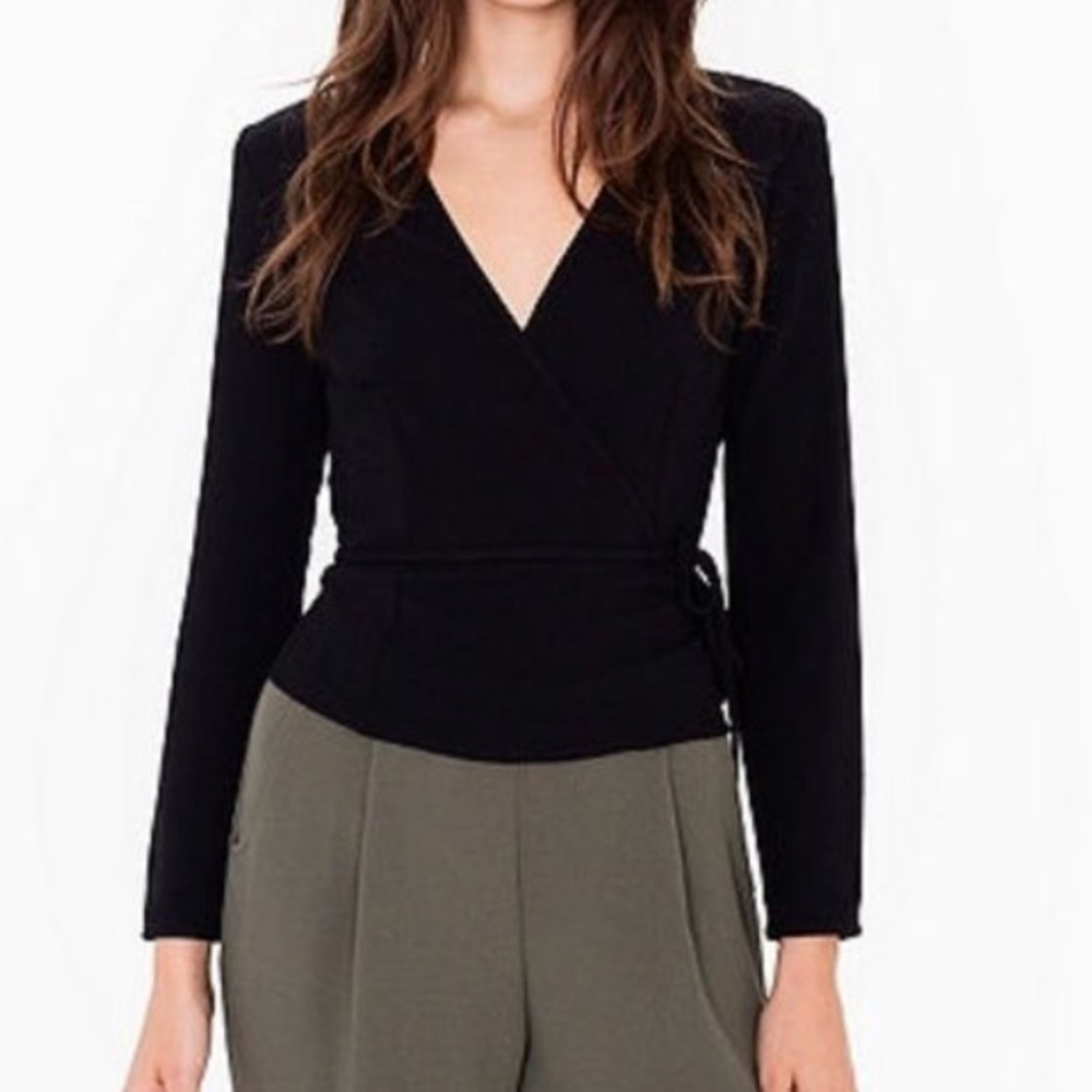Crepe wrap top NWOT